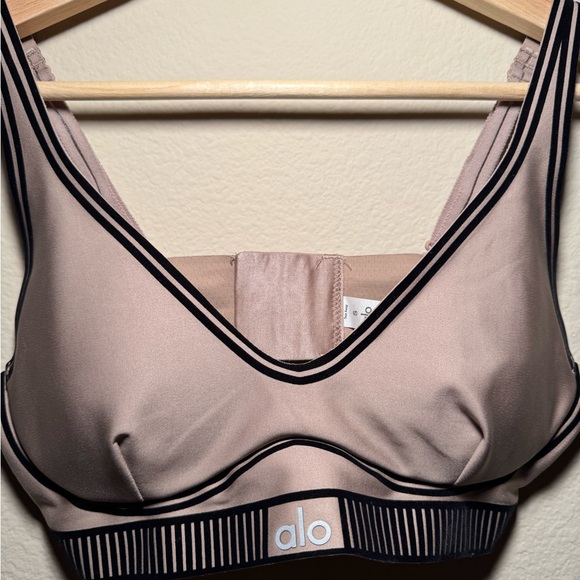 Alo Airlift Small Line Up Bra in Taupe - Picture 7 of 8